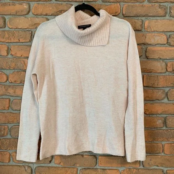 Banana Republic Split Turtleneck Long Sleeve Sweater Light Pink - Size S - Picture 1 of 4